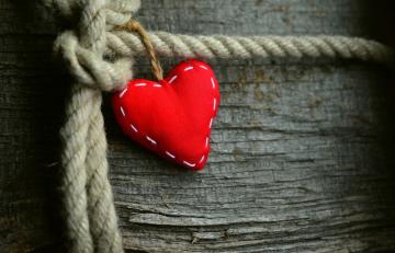 Decorative - heart with rope - credit pixabay.com