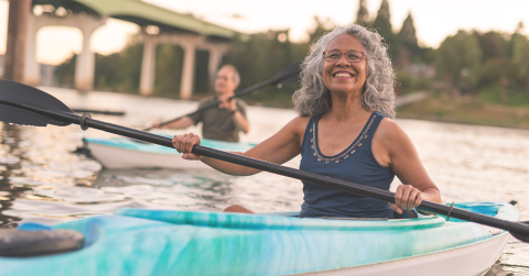 People-smiling-and-kayaking