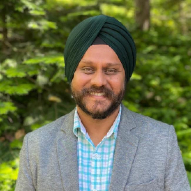 Harjas Popli headshot